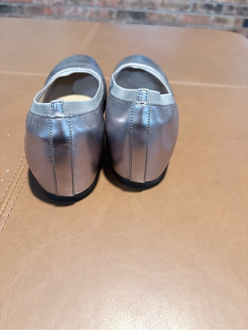 Abeo Cadence ballet flat with metatarsal cushioning. Size 7 Silver. - Picture 5 of 7